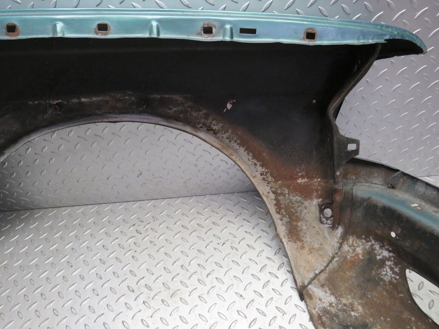 29796 Mercedes-Benz W123 230E Front Left Wing Fender