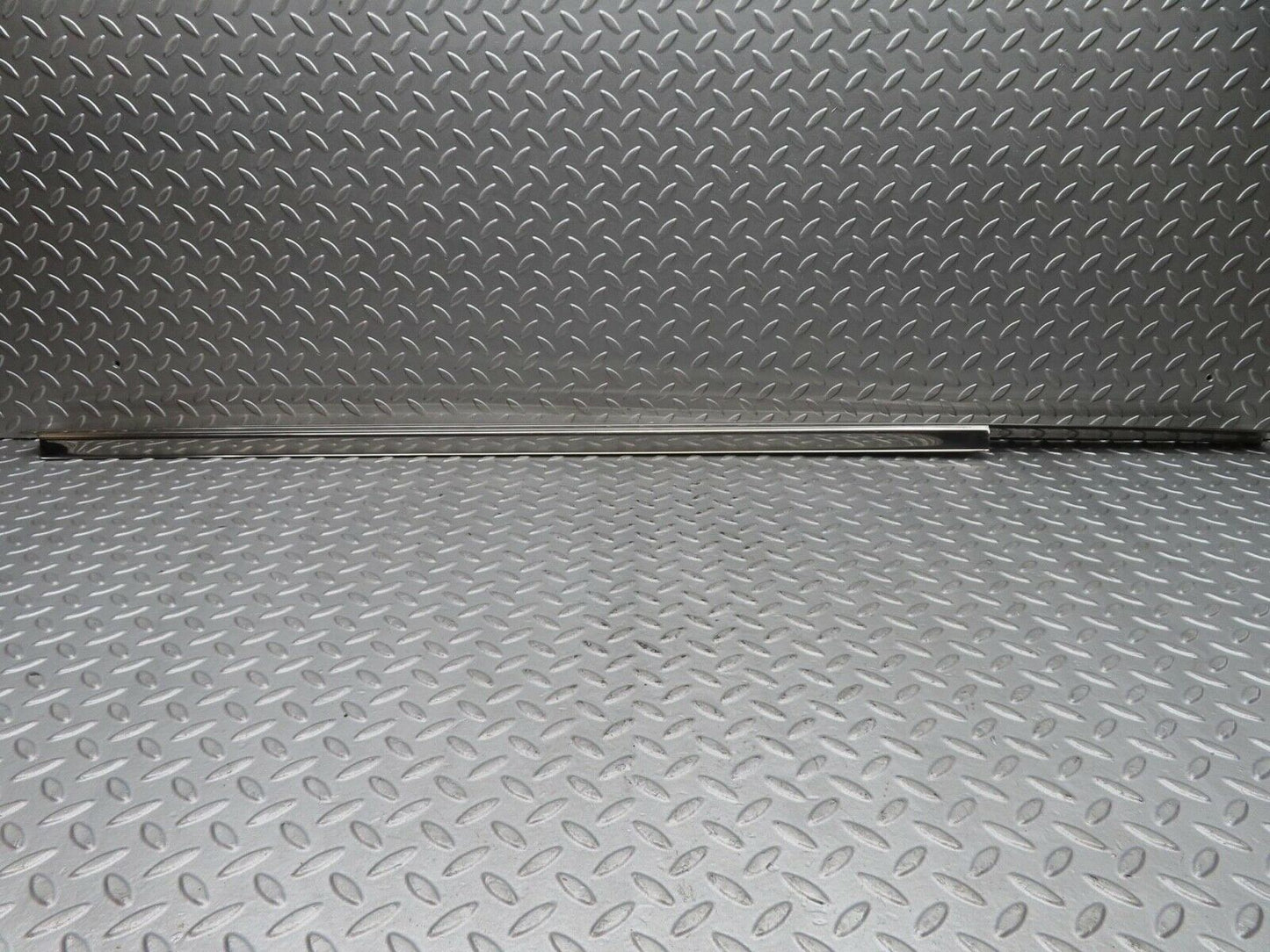 16755 Mercedes-Benz C107 380SLC Right Door Sill Chrome