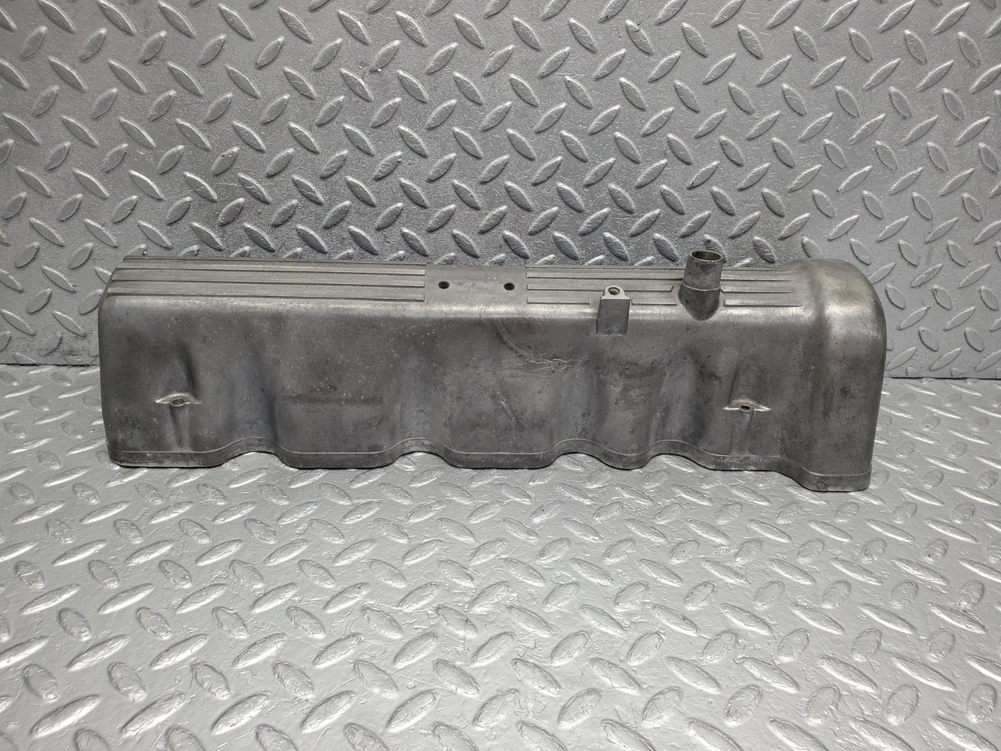 W126 Coupe cylinder head valve cover left used OEM