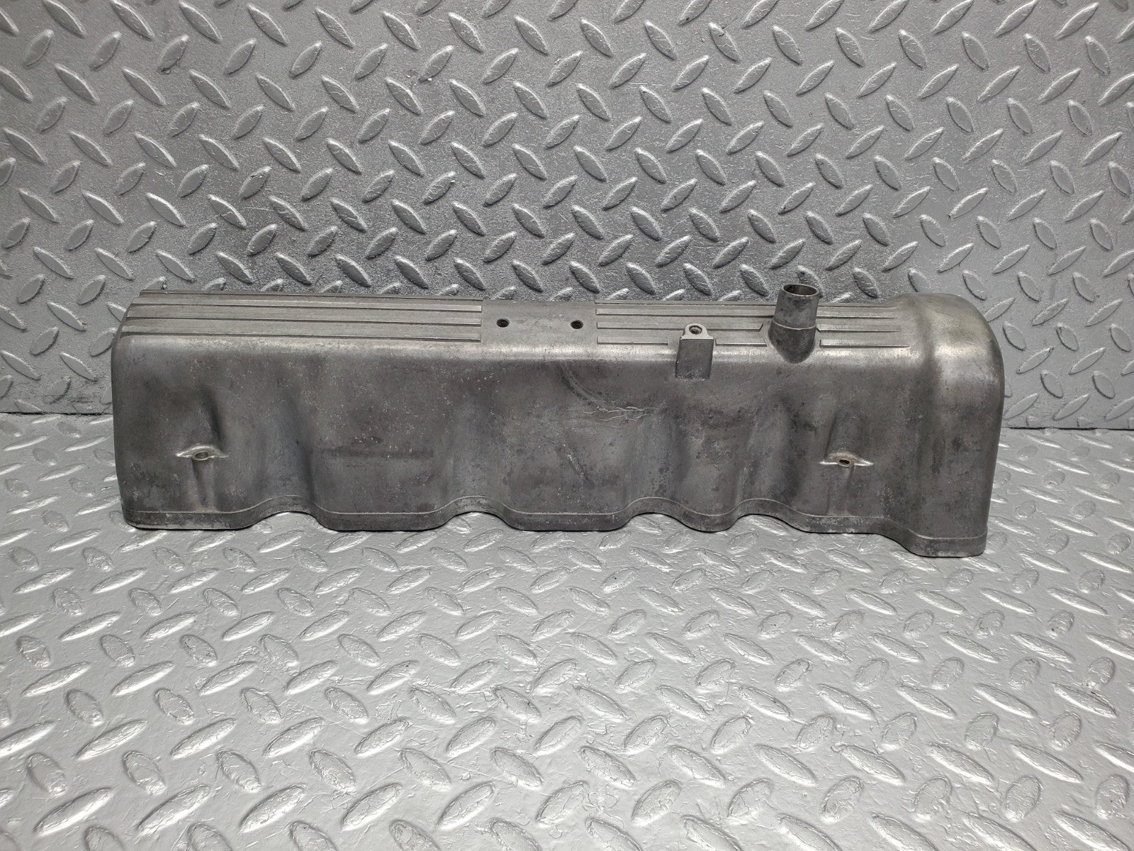 W126 Coupe cylinder head valve cover left used OEM