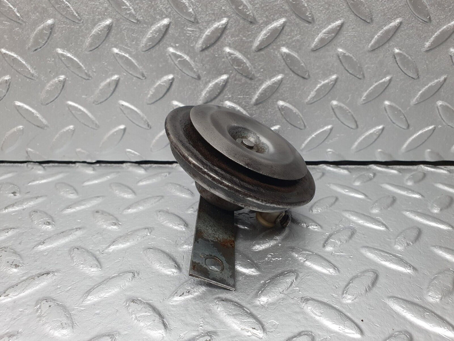 40745 Mercedes-Benz W123 300D Horn Bosch 20016 0035423820