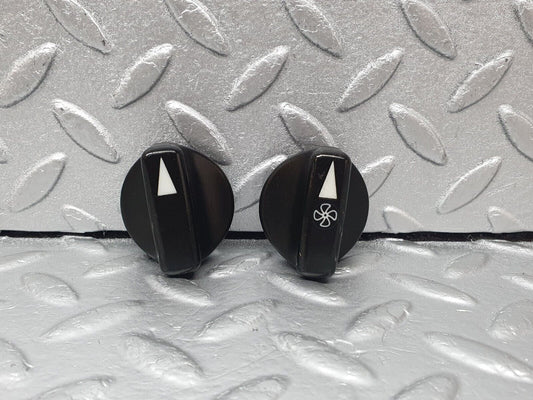 43658 Mercedes-Benz C126 380SEC Coupe Heater Control Knob Pair