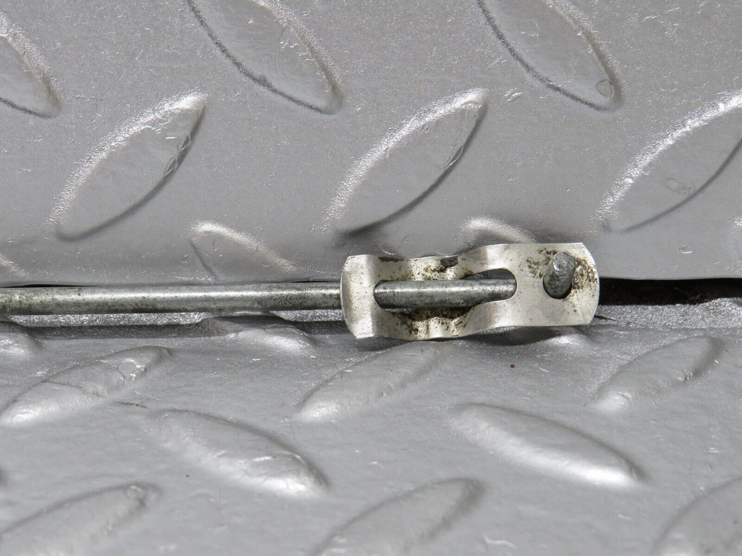 40457 Mercedes-Benz W110 230 Front Door Lock Control Bar