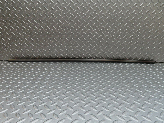 18006 Mercedes-Benz W123 200 Front Right Door Centre Moulding Trim