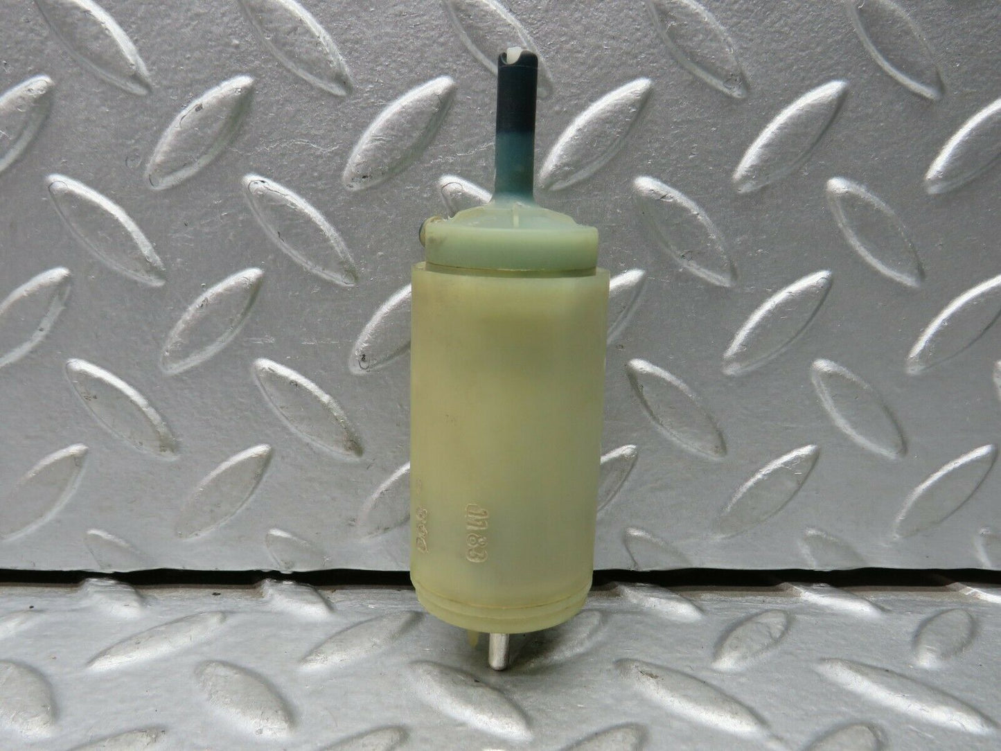 22141 Mercedes-Benz S123 280TE Wagon Windscreen Washer Pump