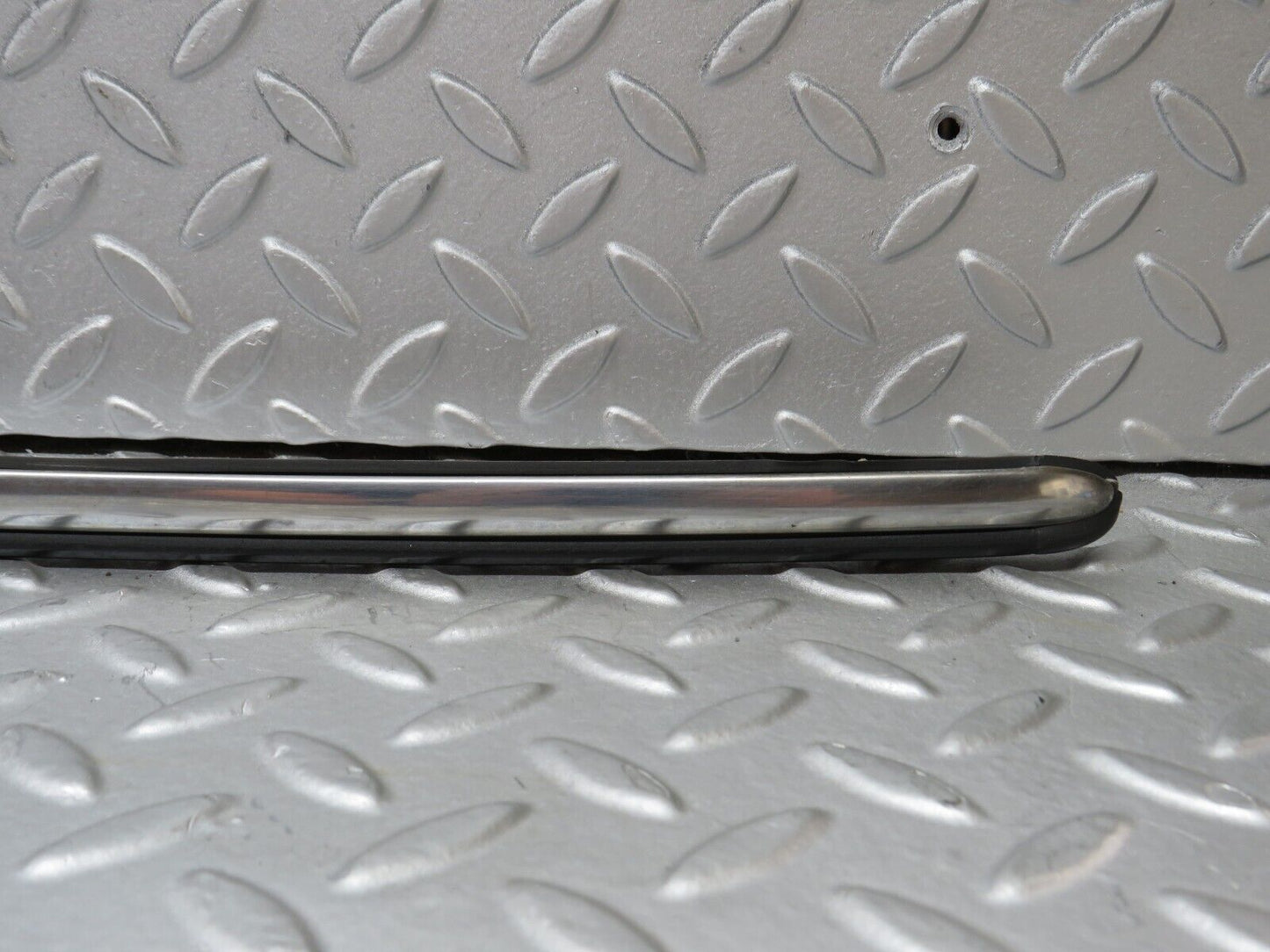 37308 Mercedes-Benz W109 300SEL Front Right Fender Centre Moulding Trim