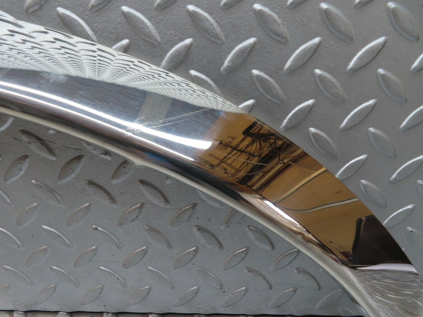17677 Mercedes-Benz W116 450SEL  Front Left Wheel Arch Chrome Trim