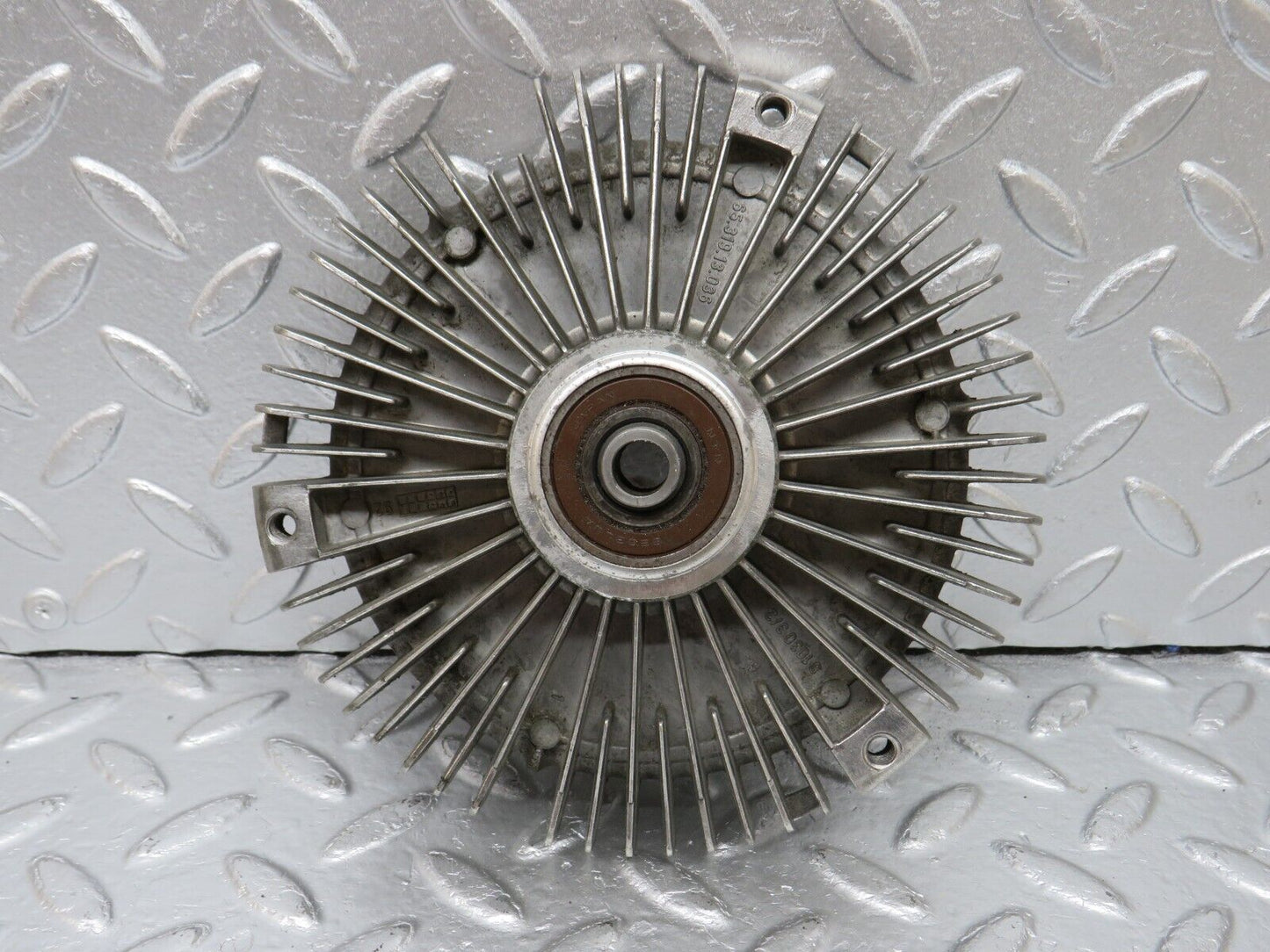 34101 Mercedes-Benz W124 260E Fan Clutch 1032000422