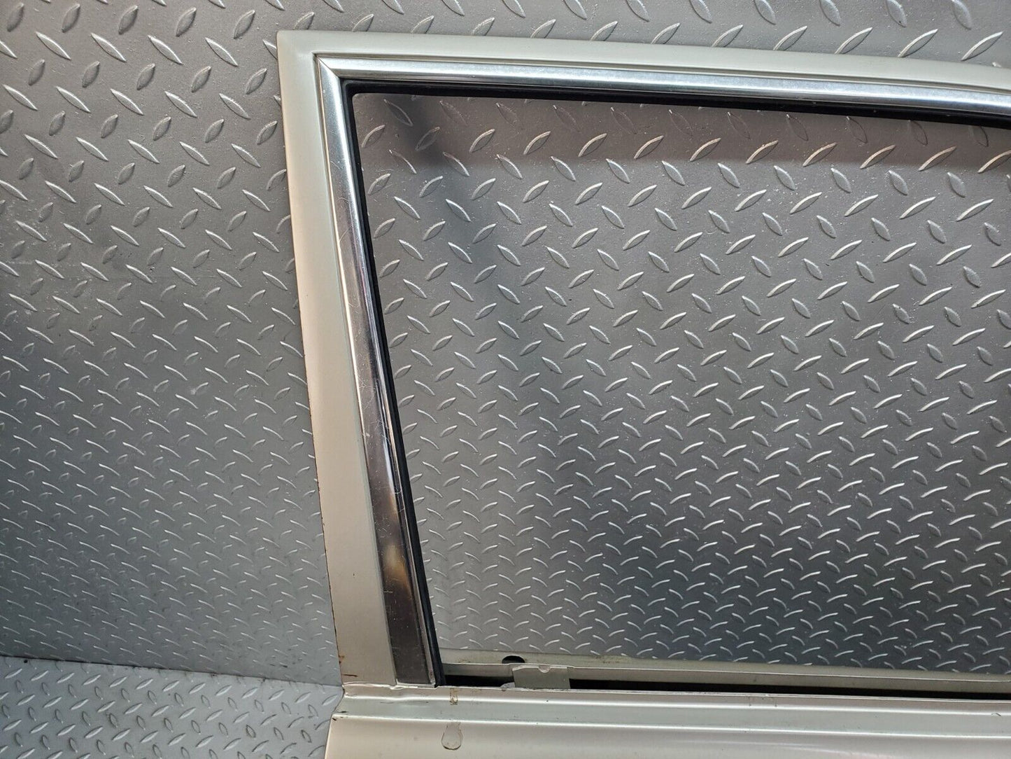 45991 Mercedes-Benz W126 420SE Front Right Door