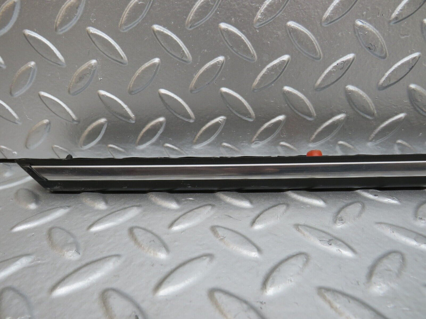 27893 Mercedes-Benz W123 280E Rear Left Door Centre Moulding Trim