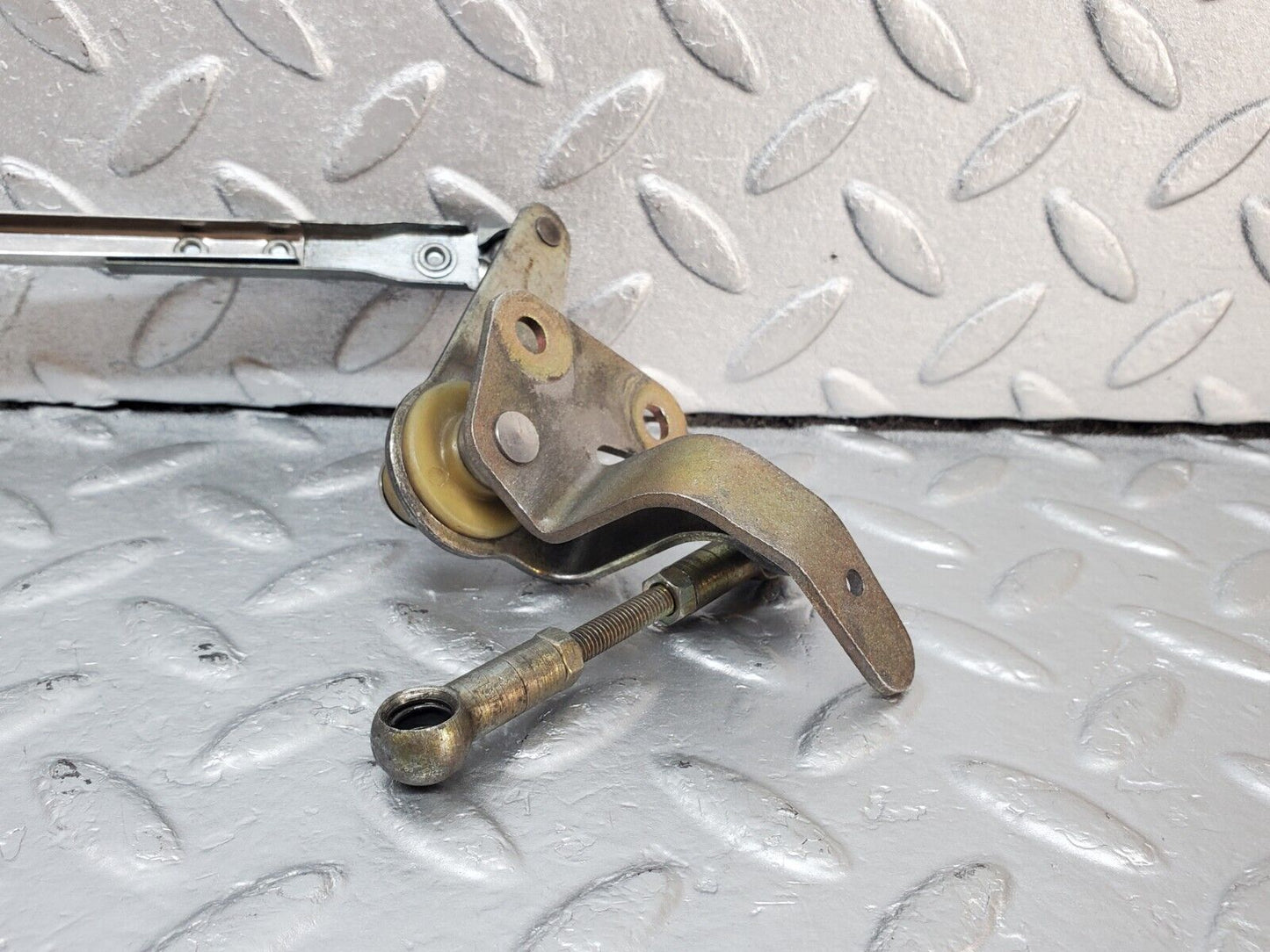 45370 Mercedes-Benz 280E M110.983 Throttle Linkage