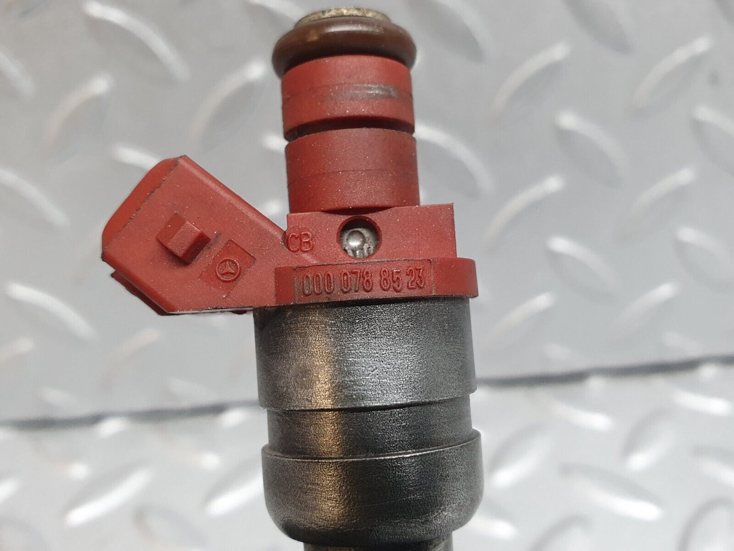42056 Mercedes-Benz W202 C200 Fuel Injector Siemens 0000788523