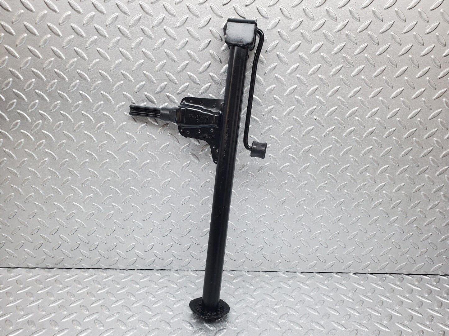 44866 Mercedes-Benz W124 220E Car Jack 1245830115