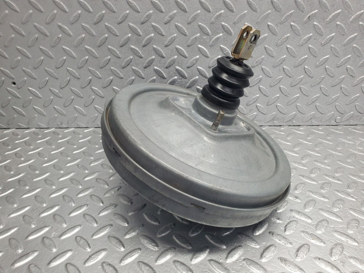 W124 Wagon brake booster used OEM