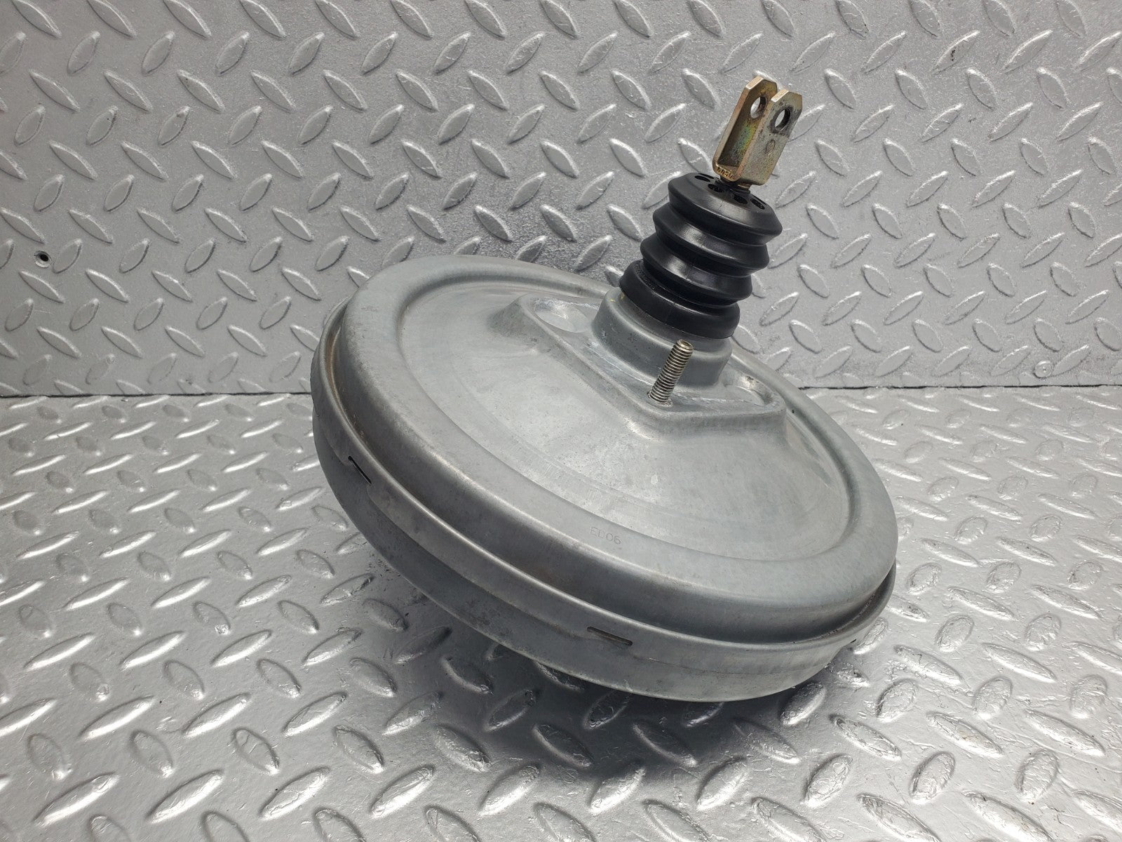 W124 Wagon brake booster used OEM