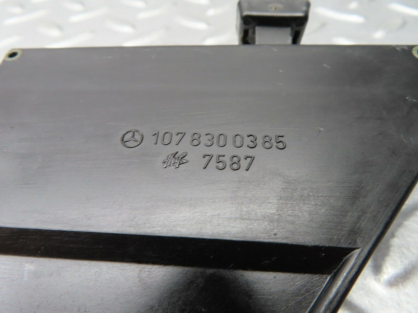 20592 Mercedes-Benz R107 450SL Air Vent Control Lever Left 1078300385
