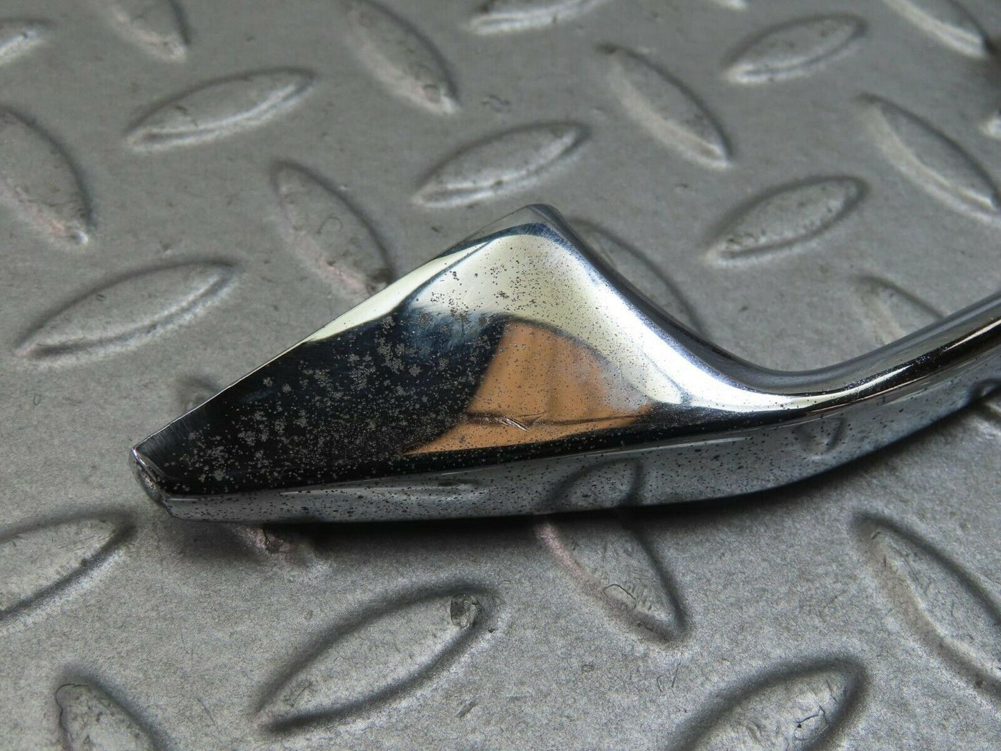 8797 Mercedes-Benz W115 Chrome Door Handle Front Right No Key 1157660201