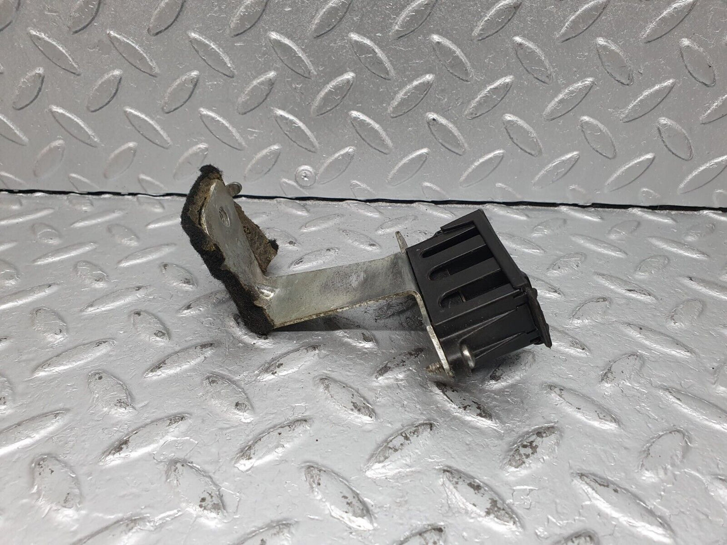 41108 Mercedes-Benz W126 300SE Cable Wire Connector 1235400369