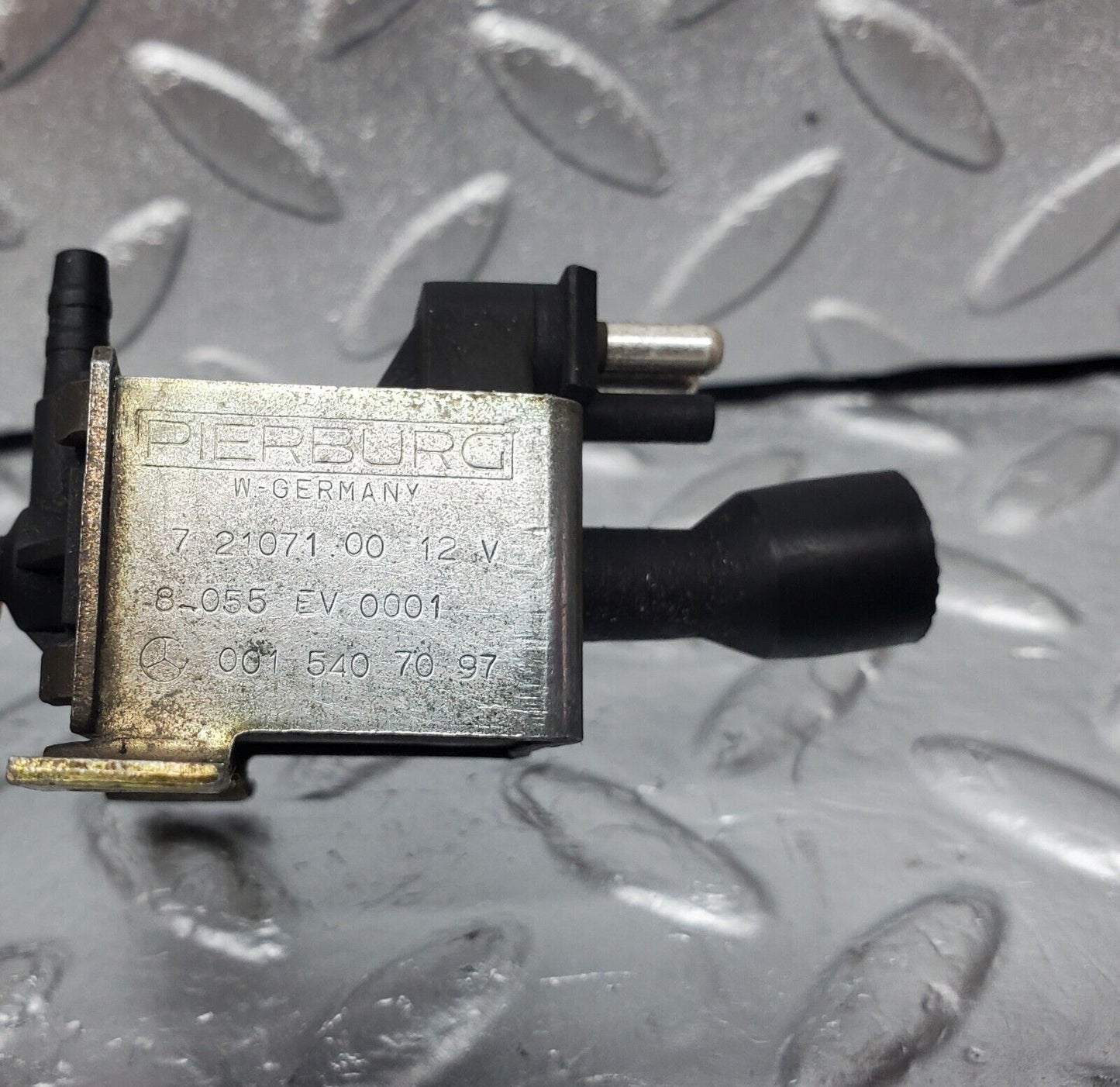 45540 Mercedes-Benz W126 420SE Vacuum Control Valve Pierburg 0015407097 7.21071.00
