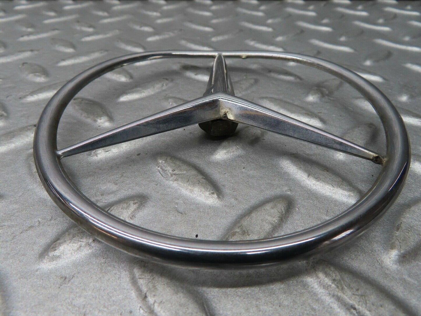 17695 Mercedes-Benz W116 450SEL Trunk Lid Badge Emblem 1167580058
