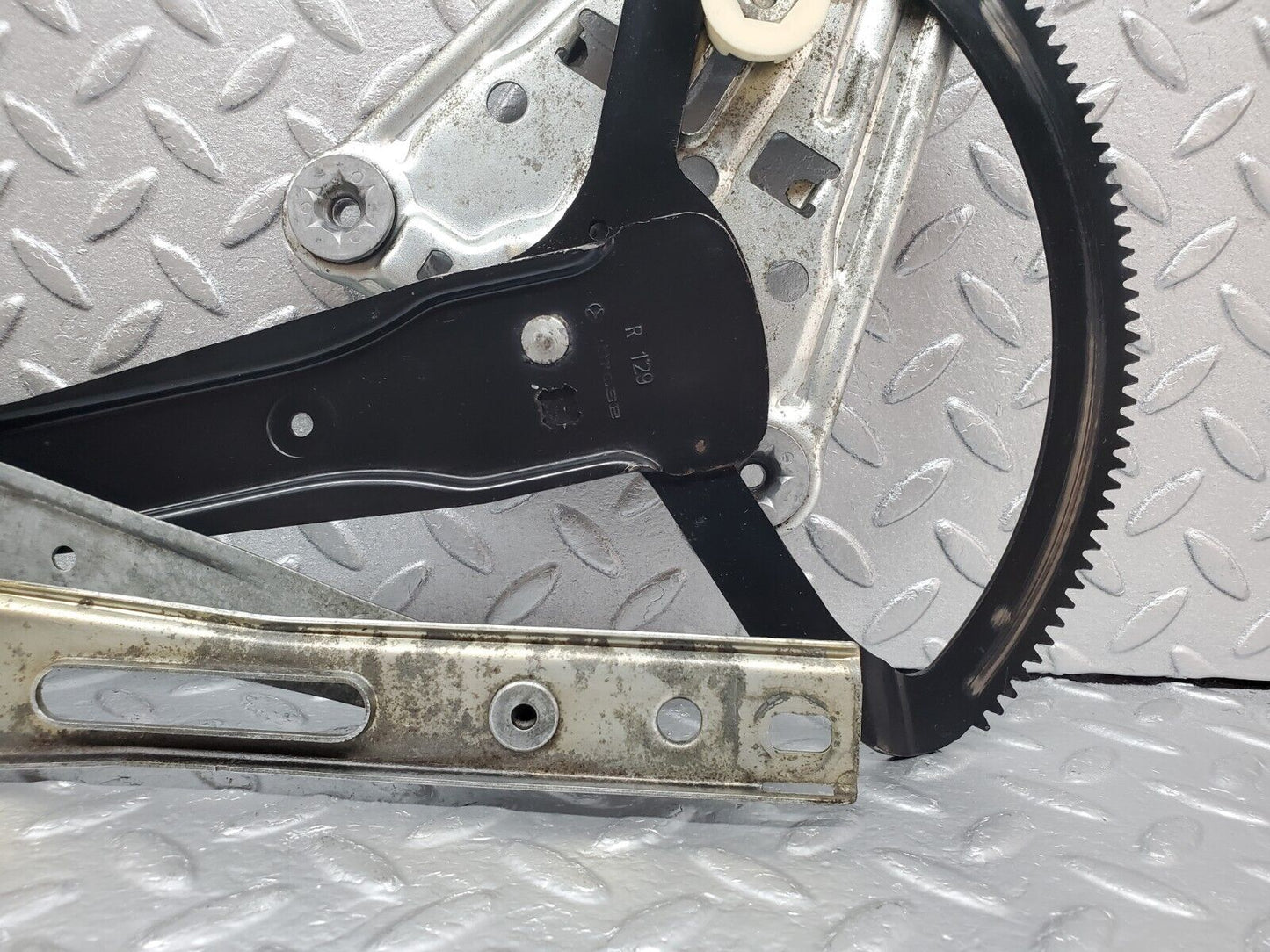 45245 Mercedes-Benz R129 300SL Coupe Power Window Regulator Right Side