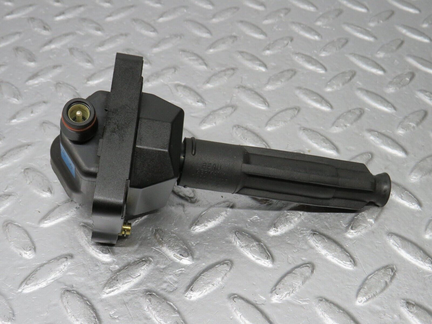 38343 Mercedes-Benz R129 280SL Coupe Ignition Coil Bosch 0221506444 0001587003 0001593642