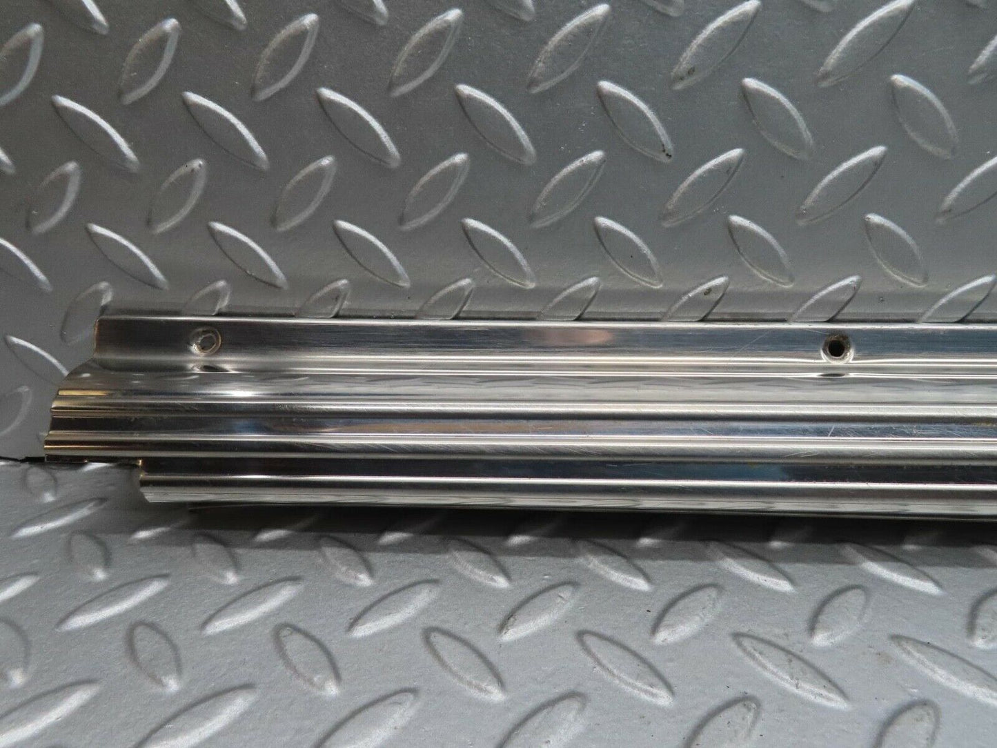 16756 Mercedes-Benz C107 380SLC Left Door Sill Chrome