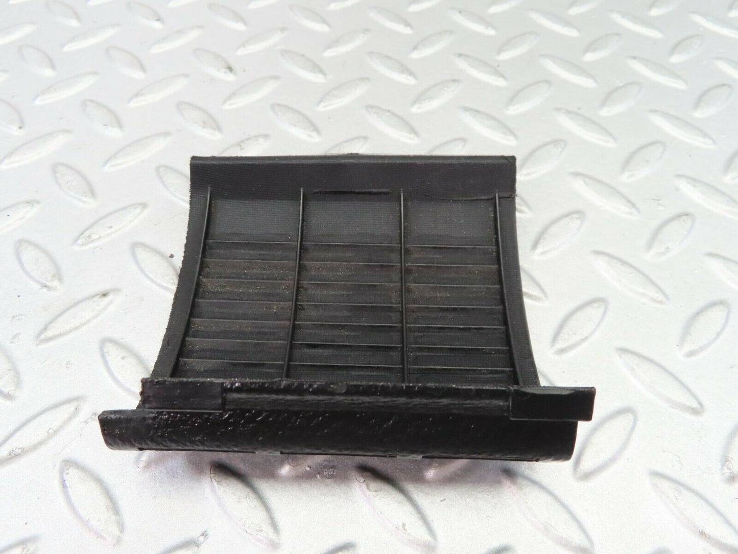 7452 Mercedes-Benz W116 450SE Dashboard Speaker Cover Grill Right 1166801639