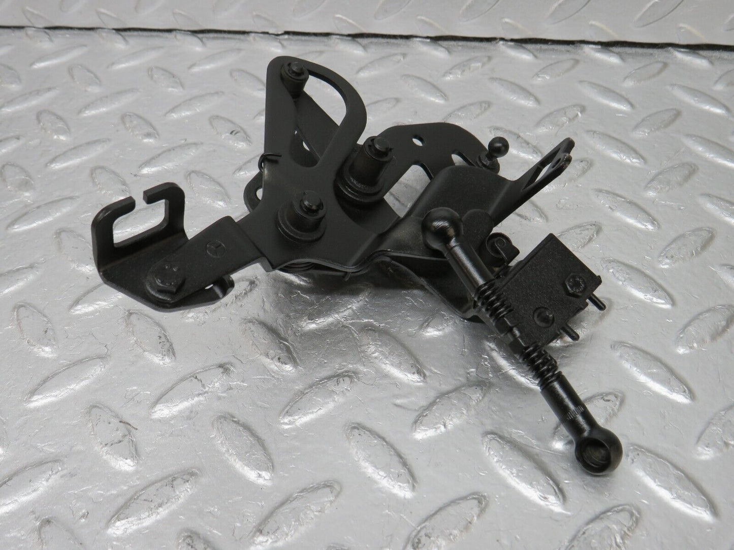 34684 Mercedes-Benz W124 260E Throttle Linkage