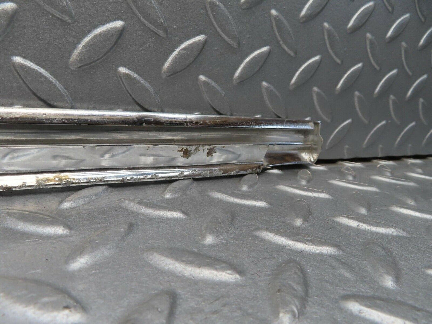 12355 Mercedes-Benz W108 280SE 3.5 Front Left Door Chrome Moulding Trim