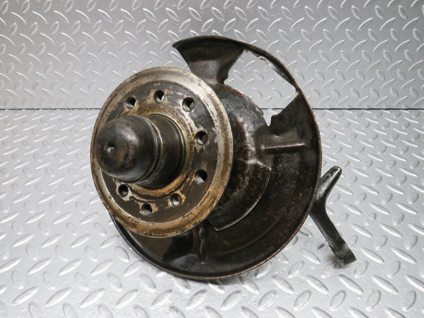 0848 Mercedes-Benz C107 350SLC Coupe Wheel Hub Front Right