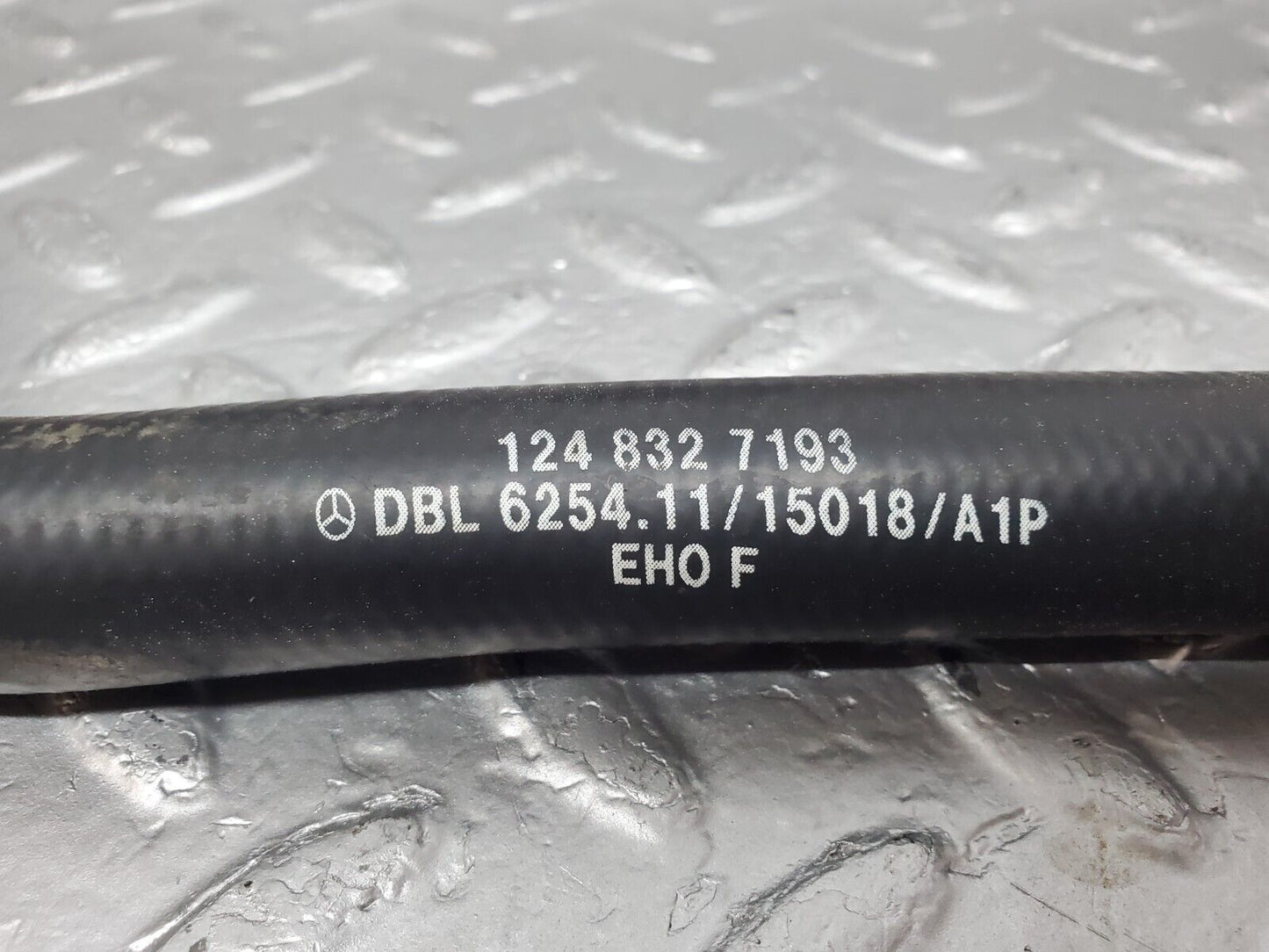 44746 Mercedes-Benz W124 220E Heater Hose Pipe Pair 1248327093 1248327193