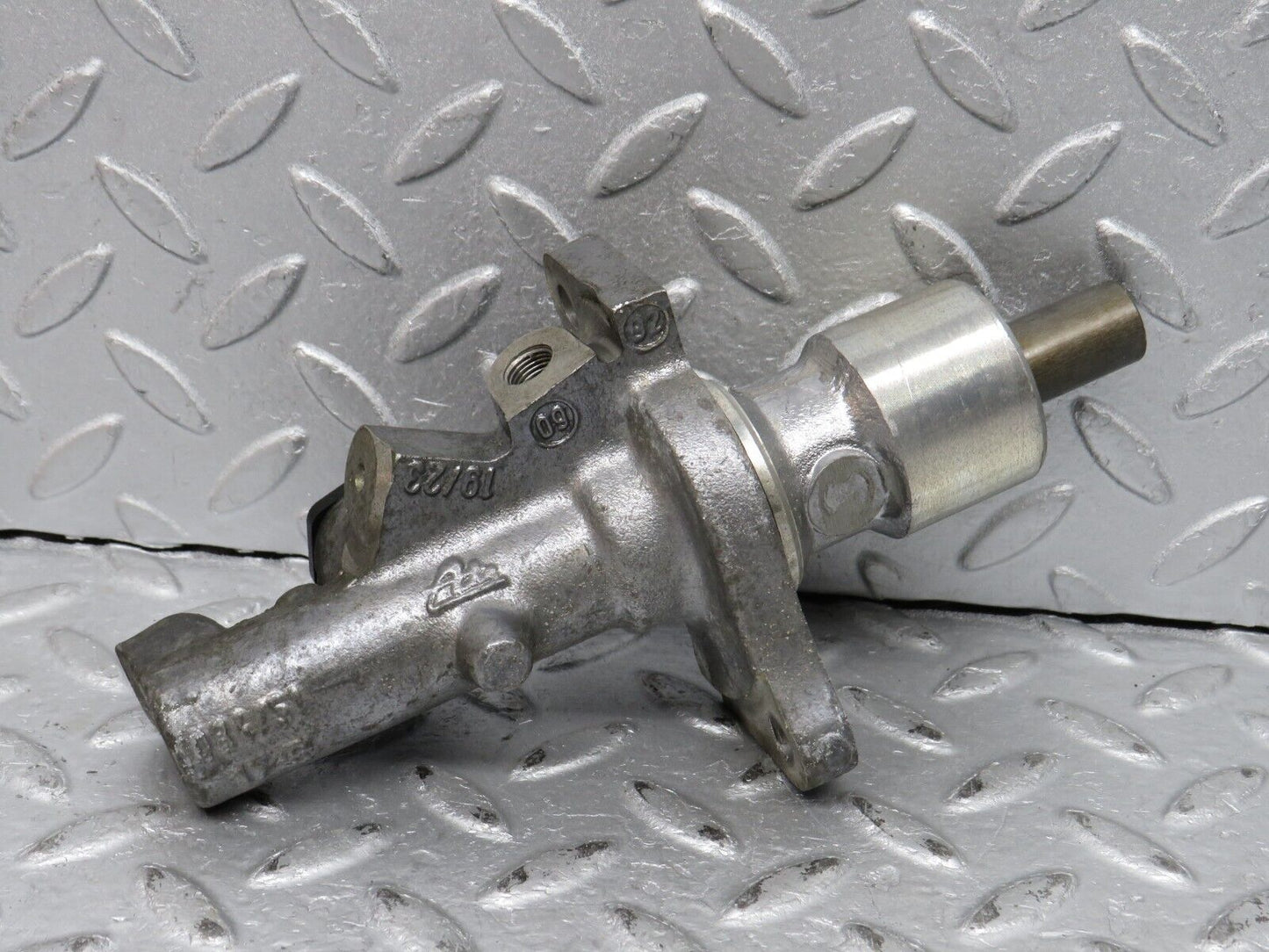 38740 Mercedes-Benz W201 190E 2.6L Brake Master Cylinder ATE