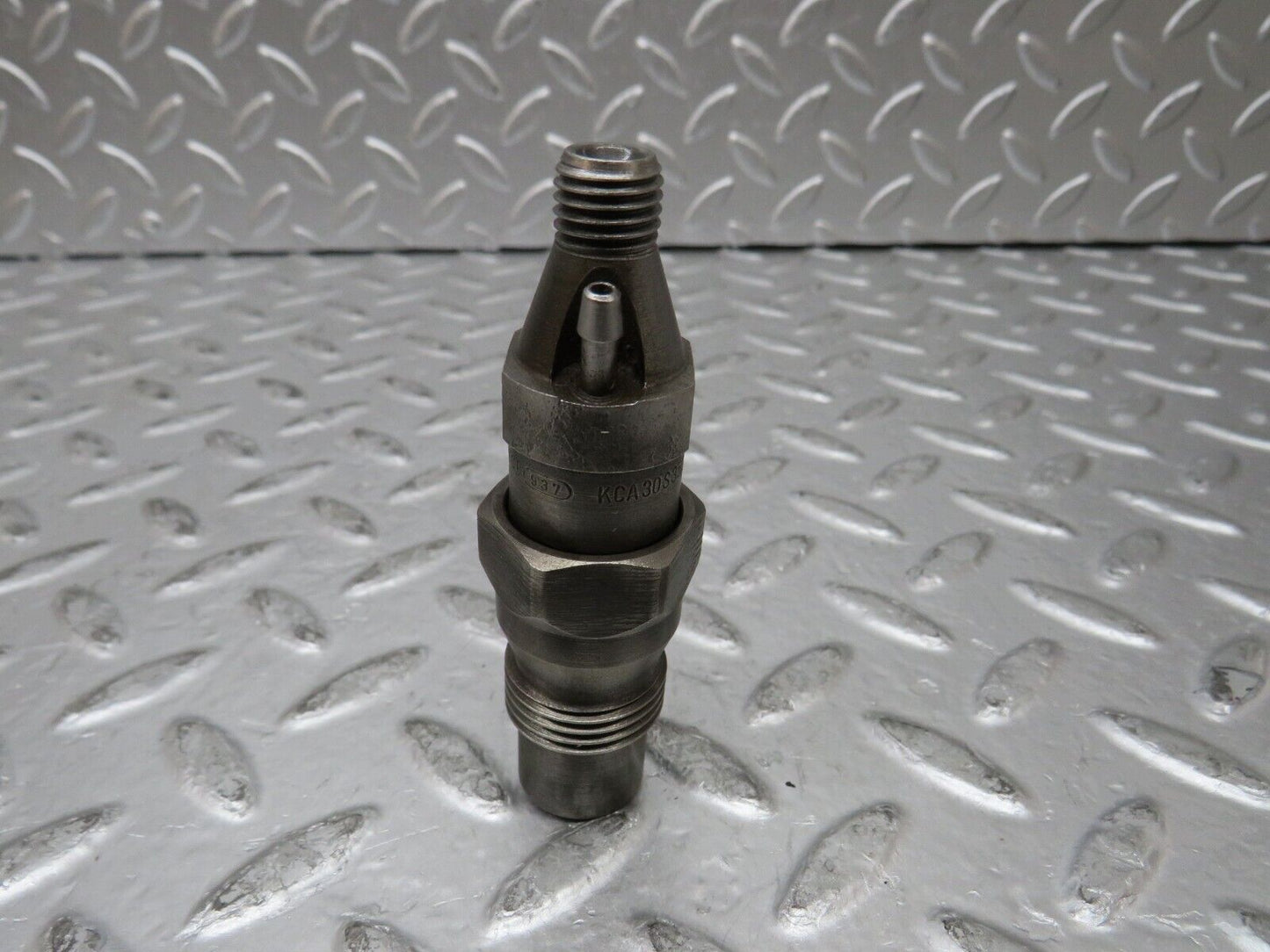 27004 Mercedes-Benz W123 240D Fuel Injector Bosch KCA30S35/4