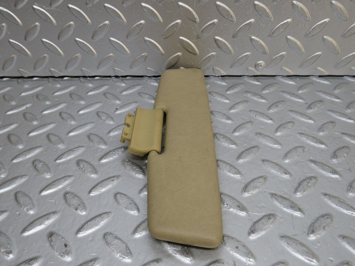 29317 Mercedes-Benz W124 230E Sun Visor Middle Beige