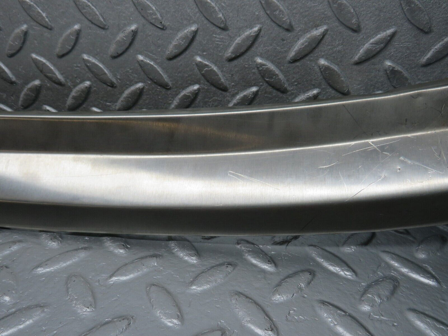 39865 Mercedes-Benz R107 350SL Windscreen Top Chrome Trim