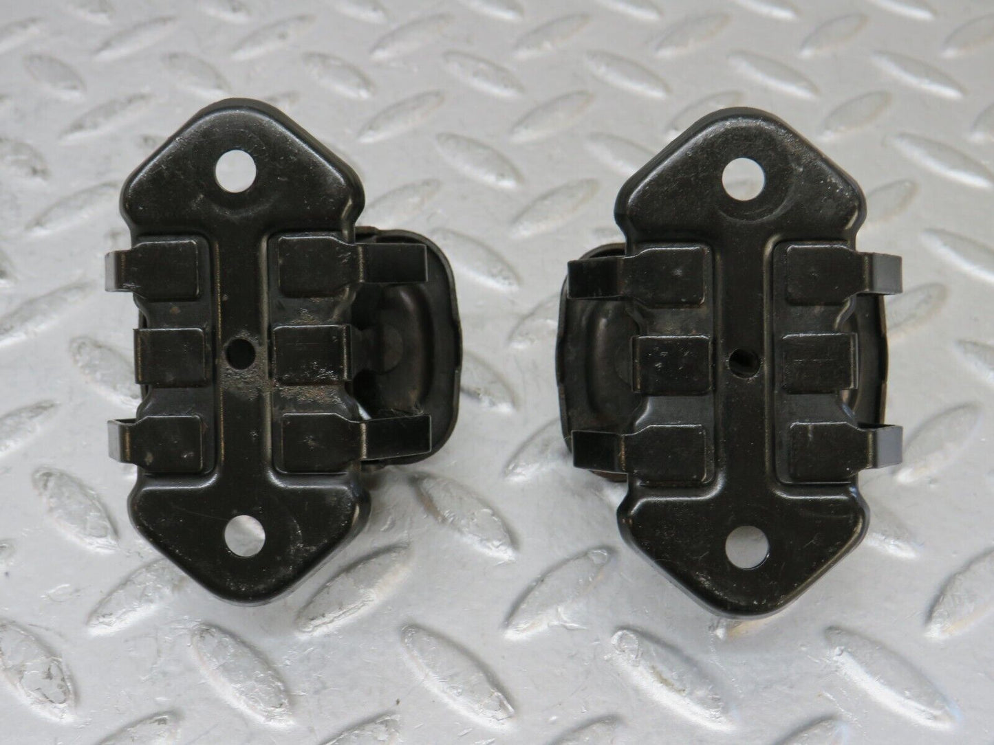 35178 Mercedes-Benz W221 Bonnet Lock Latch 2x 2218800260