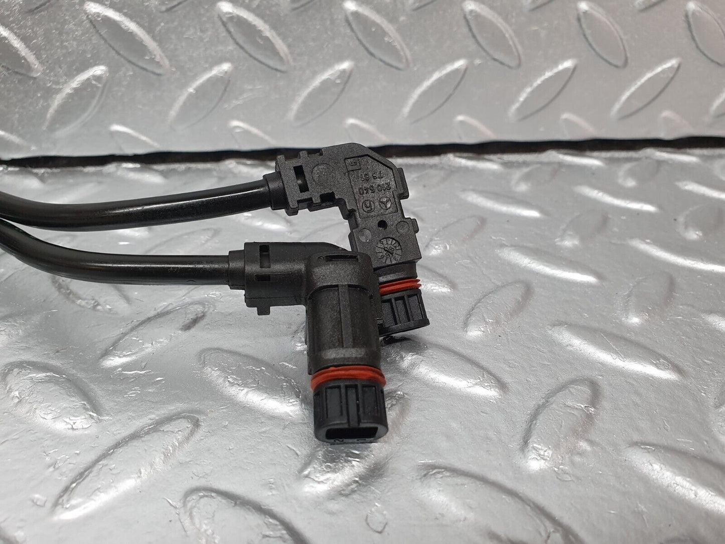 42116 Mercedes-Benz W202 C200 ABS Sensor Speed Sensor Left Side 2025400634