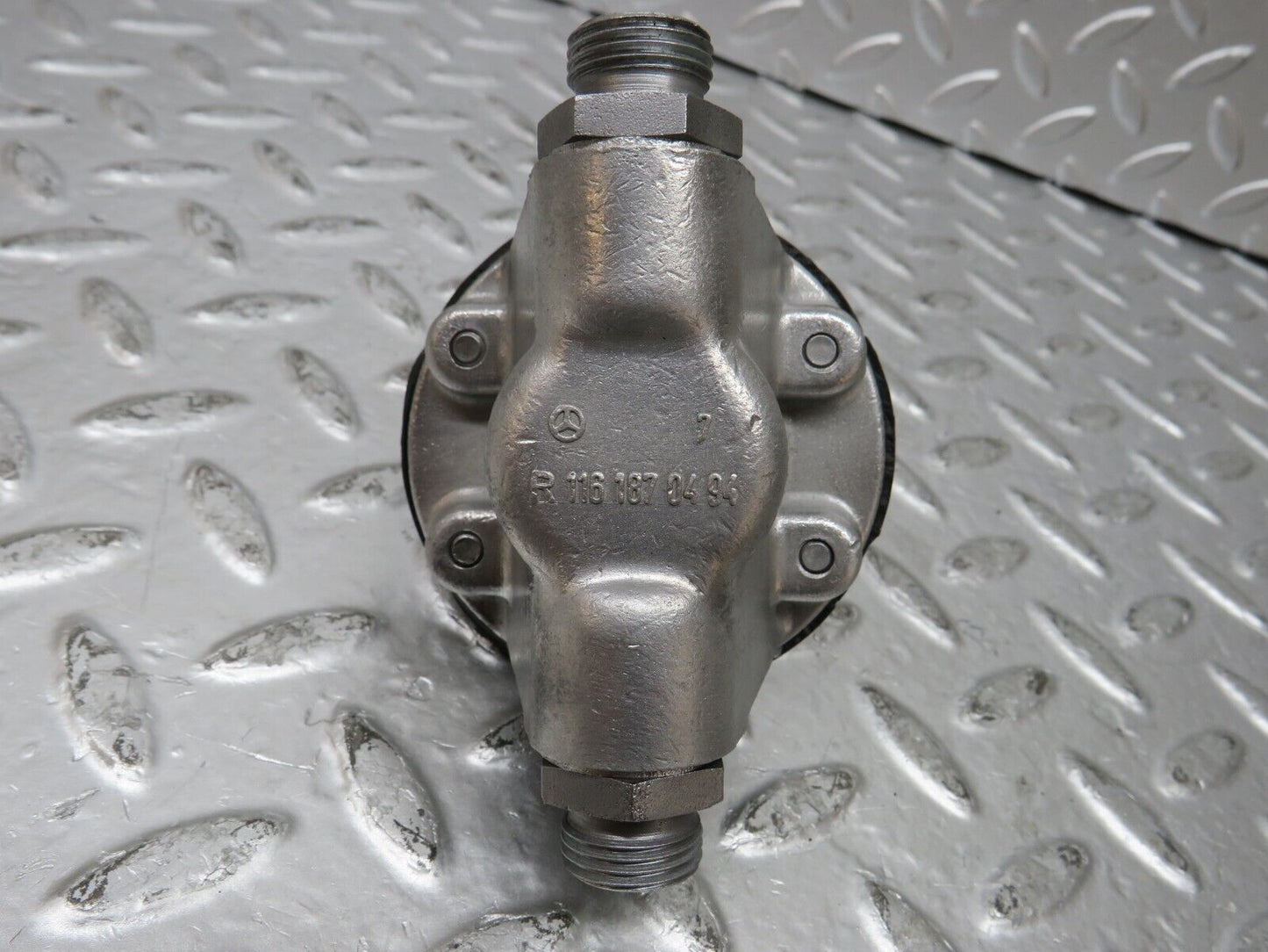 26199 Mercedes-Benz W116 450SE Oil Pressure Damper 1161870196