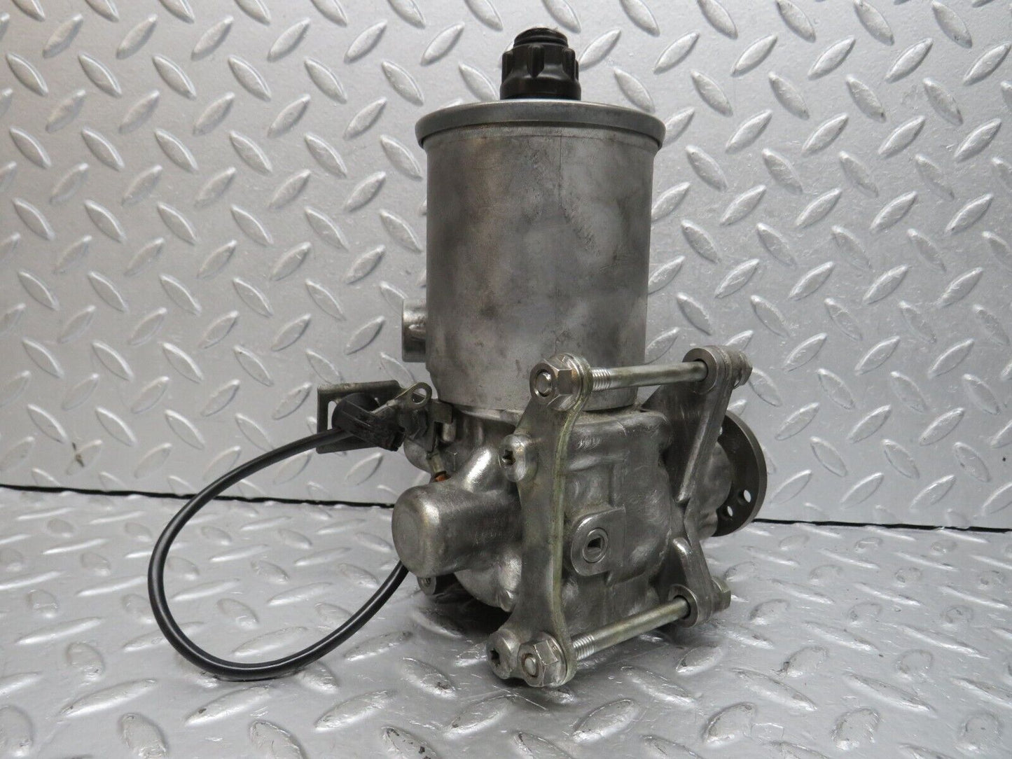 39671 Mercedes-Benz R129 320SL Coupe Power Steering Pump 2104661901 7681900501