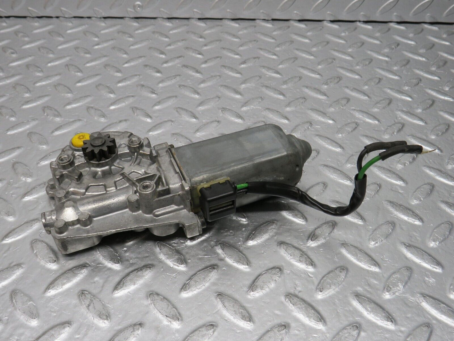 32451 Mercedes-Benz S124 300TE Window Regulator Motor Left Bosch 0130821284