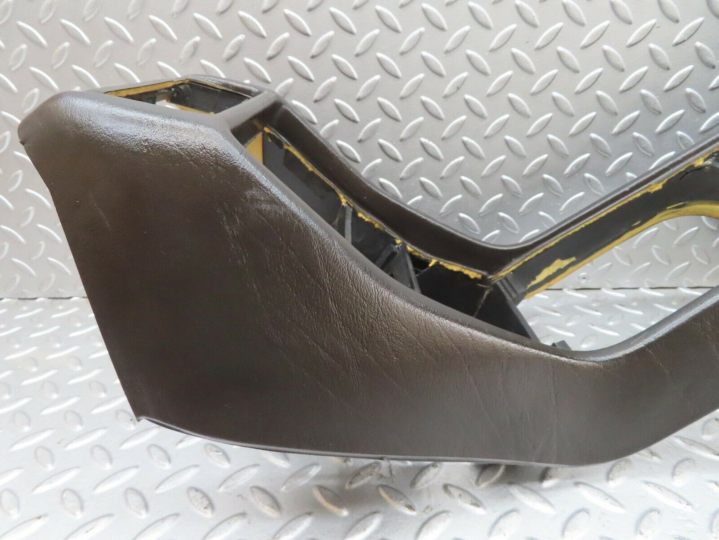 13574 Mercedes-Benz W123 200 Centre Console Black