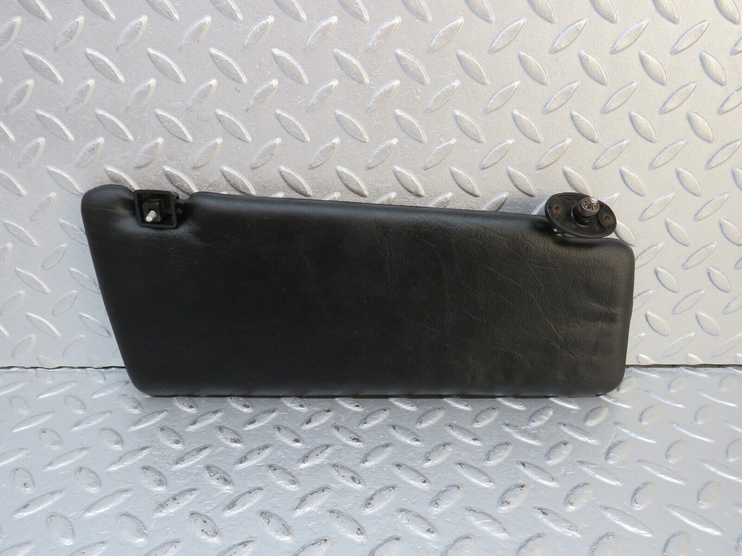 40564 Mercedes-Benz W123 300D Sun Visor Right Black
