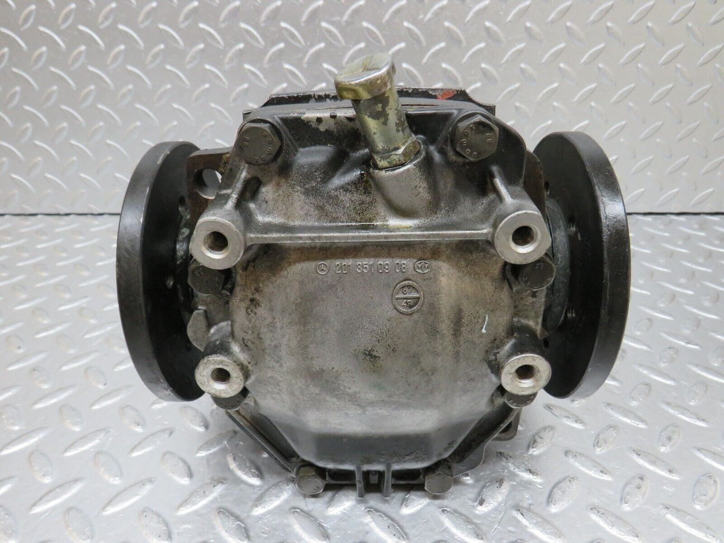 34262 Mercedes-Benz W201 190E Rear Differential Ratio 3.23 2013511401