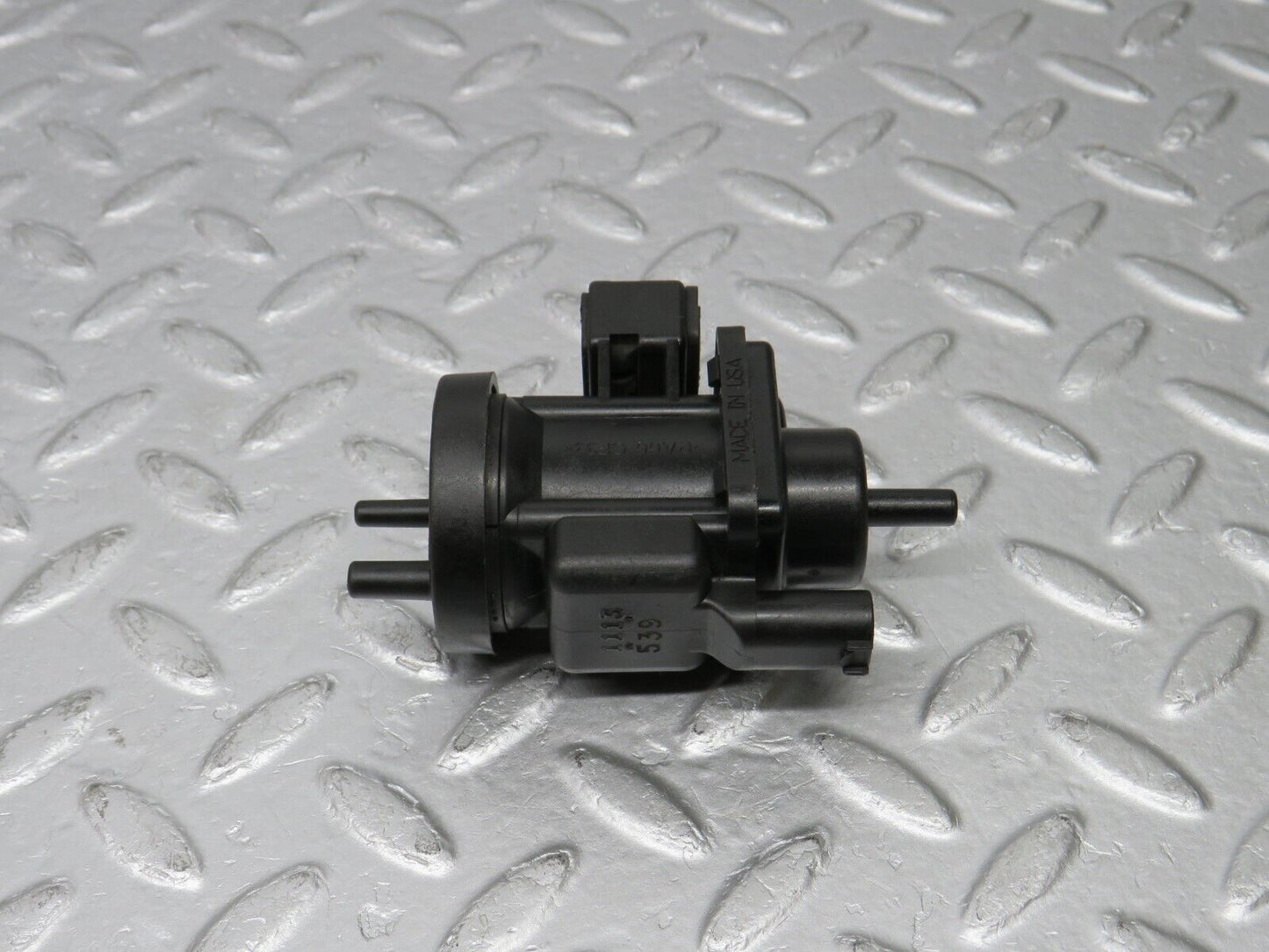 38793 Mercedes-Benz W201 190E 2.6L Vacuum Pressure Converter 0005450427