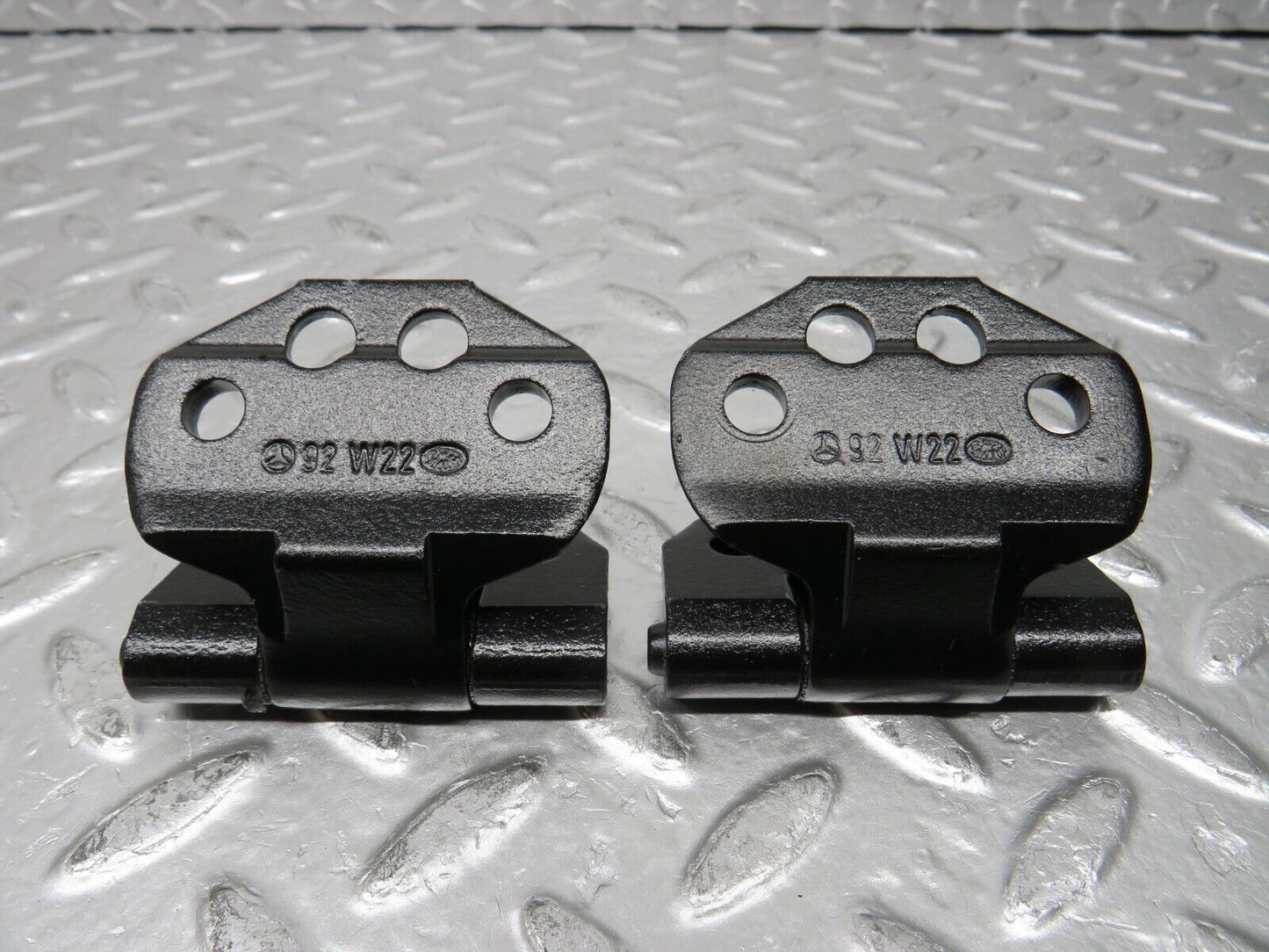 30391 Mercedes-Benz W124 230E Right Door Hinge Pair