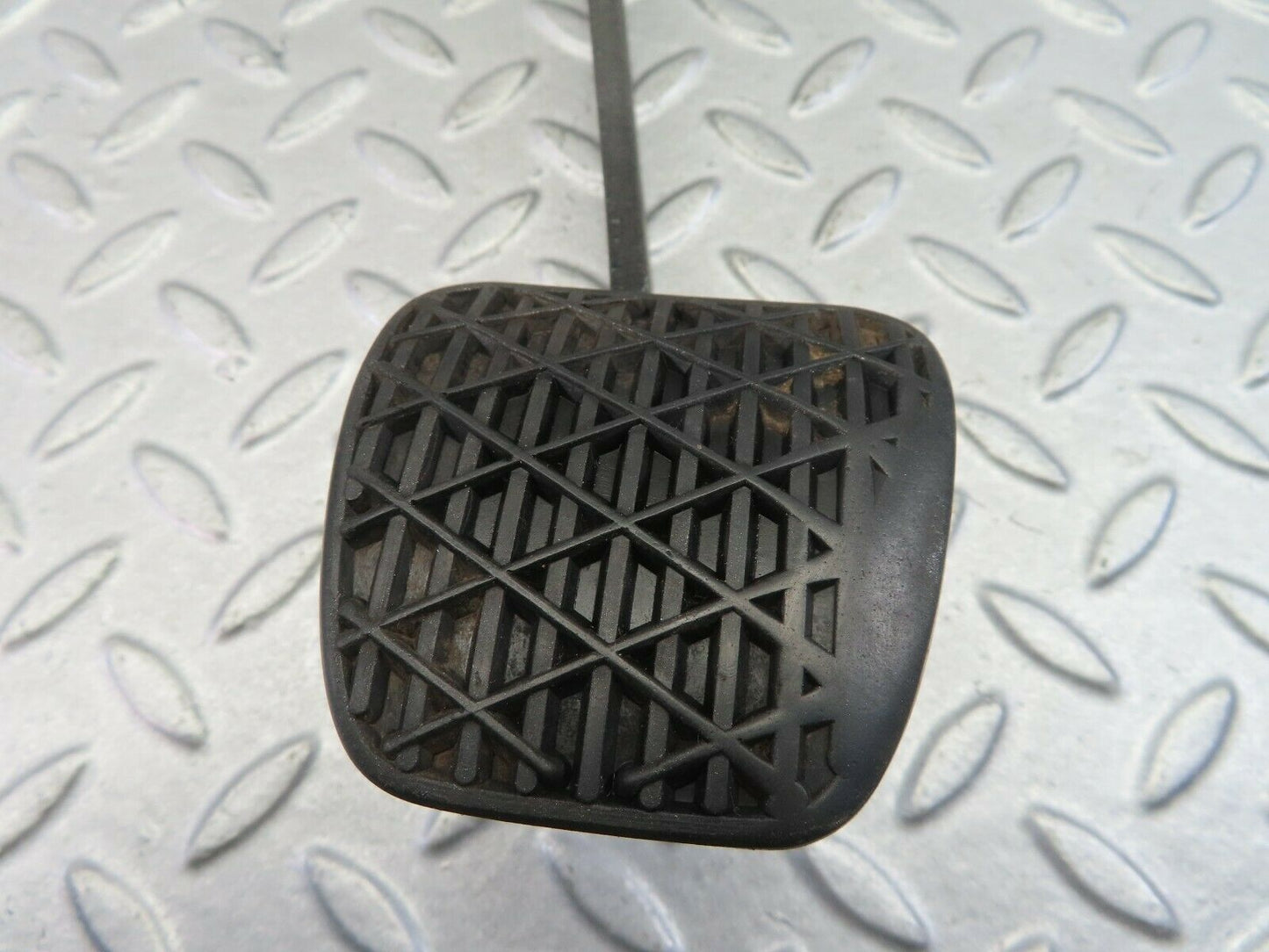 7989 Mercedes-Benz W115 220D Brake Pedal With Rubber