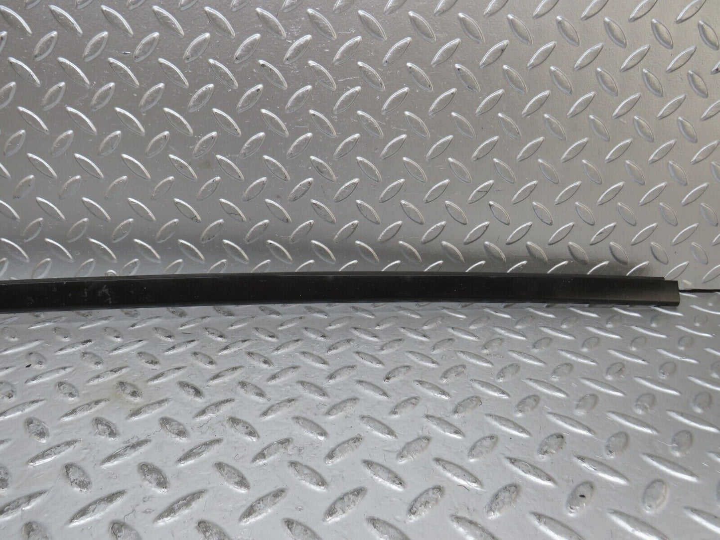 27757 Mercedes-Benz S124 300TE Wagon Roof Moulding Trim