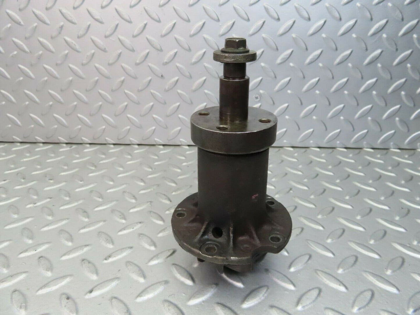 8775 Mercedes-Benz W114 Water Pump 1102010110