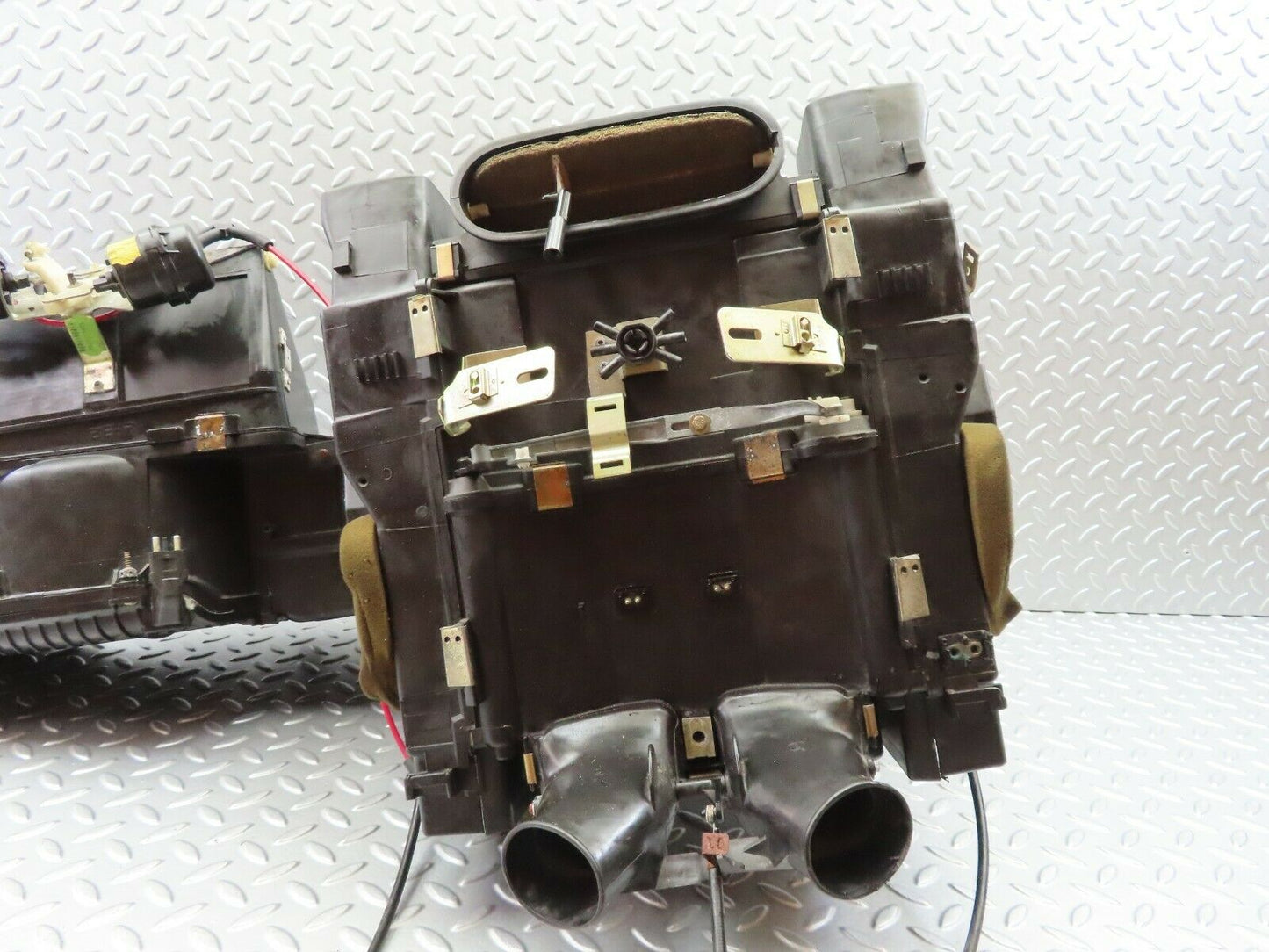 6410 Mercedes-Benz W126 380SE Heater Box Blower Housing